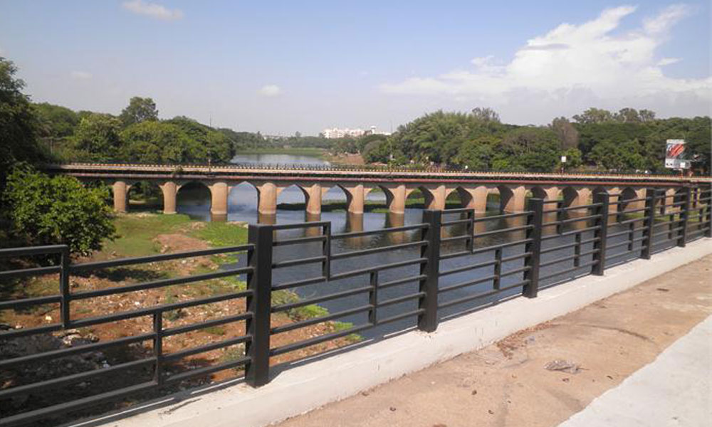 Holkar Bridge in Pune has taken a new shape with a eight lane